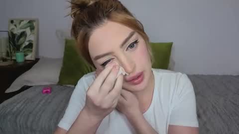 Elora online show from April 2026 08:32:01 PM