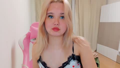 miss__selena online show from December 2024 10:02:02 PM