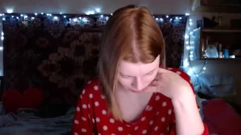 Snapshot of miss_elistia_ chatting on January 2025 03:18:02 PM Elis online show from January 2025 03:18:02 PM