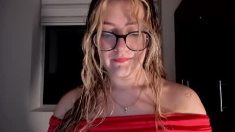 Ema online show from December 2024 11:33:02 PM