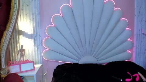 miss_evans_ online show from April 2026 03:12:01 PM