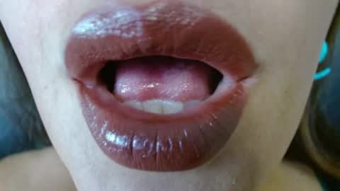 Miss Evoleth online show from April 2026 09:28:01 PM