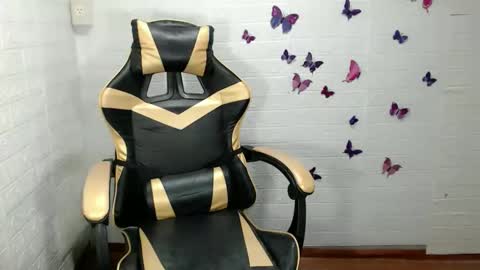 miss_jackilynxxx online show from May 2026 04:40:01 AM
