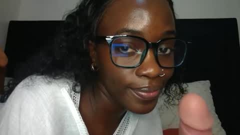 Snapshot of miss_jamilla255 chatting on June 2026 05:48:01 AM SensuElle WHAT I DONT SHOW HERE... YOULL ONLY SEE IN PRIVATE online show from June 2026 05:48:01 AM