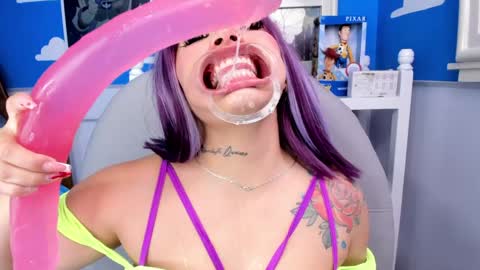 Snapshot of miss_keisi chatting on January 2025 09:05:01 PM Keisi online show from January 2025 09:05:01 PM