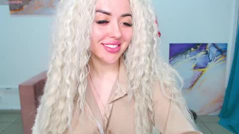 Snapshot of miss_kiten chatting on February 2025 05:05:02 AM miss_kiten online show from February 2025 05:05:02 AM