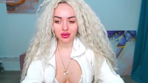 Snapshot of miss_kiten chatting on February 2025 07:17:02 PM miss_kiten online show from February 2025 07:17:02 PM