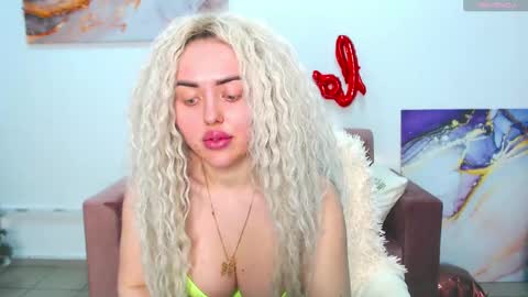 Snapshot of miss_kiten chatting on February 2025 12:54:02 AM miss_kiten online show from February 2025 12:54:02 AM