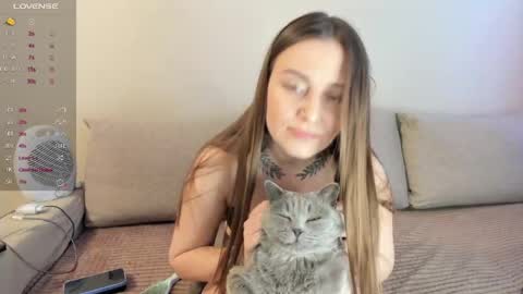 Snapshot of miss_kitty13 chatting on May 2026 02:40:02 AM Kitty online show from May 2026 02:40:02 AM
