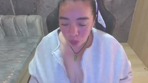 miss_lesly_cn online show from July 2026 03:03:02 PM