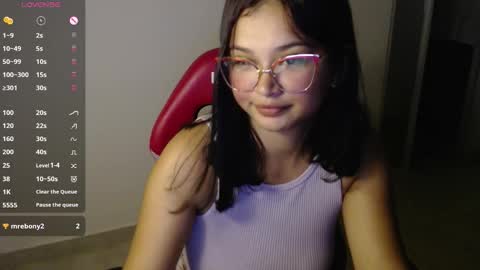 ly independent model online show from October 2025 07:16:01 AM