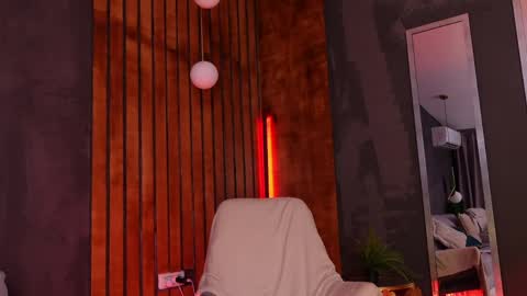 miss_m online show from May 2026 08:05:01 PM