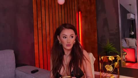 miss_m online show from May 2026 06:20:01 PM