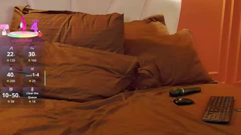 Olivia online show from November 2025 08:43:01 PM