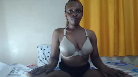 Reina online show from April 2026 07:12:01 PM