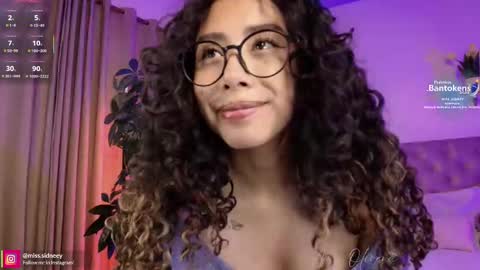 Amy Olivera online show from September 2025 01:05:02 PM
