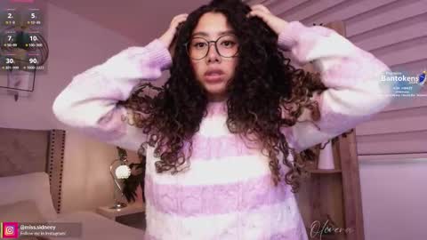 Amy Olivera online show from October 2025 01:11:01 PM