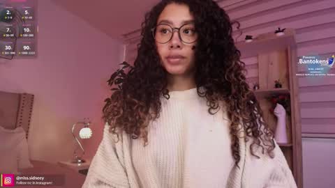 Amy Olivera online show from October 2025 01:00:02 PM