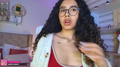 Amy Olivera online show from November 2025 12:40:01 PM