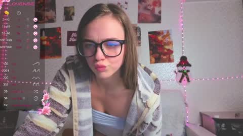 Snapshot of miss_sweetbb chatting on April 2026 05:10:01 PM Bella online show from April 2026 05:10:01 PM