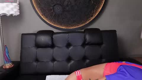 Vaiolette online show from June 2026 11:11:02 AM