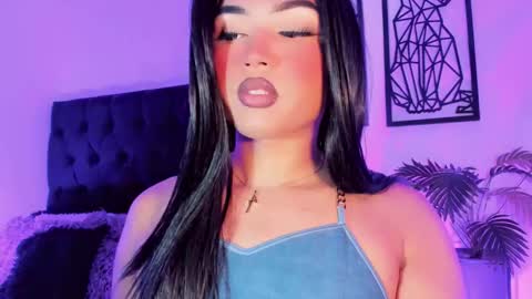 miss_zz online show from December 2025 06:39:01 PM