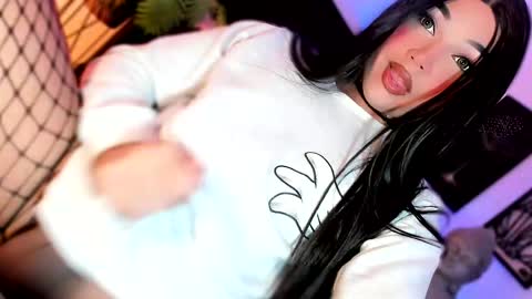 Snapshot of miss_zz chatting on May 2026 05:31:02 PM miss_zz online show from May 2026 05:31:02 PM