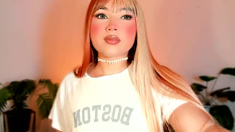 Snapshot of miss_zz chatting on May 2026 06:04:02 PM miss_zz online show from May 2026 06:04:02 PM
