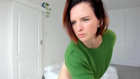 Alexandra Thorn online show from October 2025 12:28:01 PM