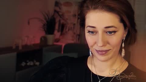 Snapshot of missbeverlymills chatting on January 2026 07:39:01 PM The divine Beverly online show from January 2026 07:39:01 PM