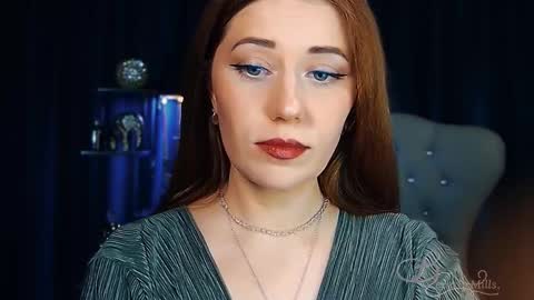 Snapshot of missbeverlymills chatting on April 2026 05:43:01 PM The divine Beverly online show from April 2026 05:43:01 PM