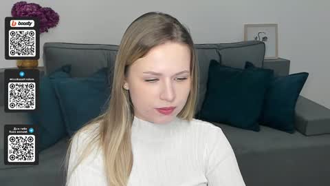 Miss Darina Ross online show from December 2024 10:50:02 AM