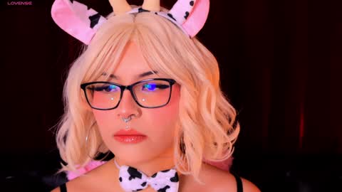 Snapshot of misselektra__ chatting on December 2024 04:40:01 AM ELEKTRA online show from December 2024 04:40:01 AM