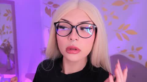 Snapshot of misselektra__ chatting on October 2025 04:43:02 AM ELEKTRA online show from October 2025 04:43:02 AM