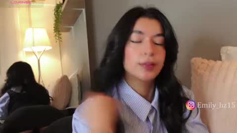 Snapshot of missemily_11 chatting on June 2026 09:45:02 AM Yuliana online show from June 2026 09:45:02 AM