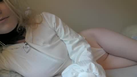 Snapshot of missflood chatting on March 2026 12:44:02 PM missflood online show from March 2026 12:44:02 PM