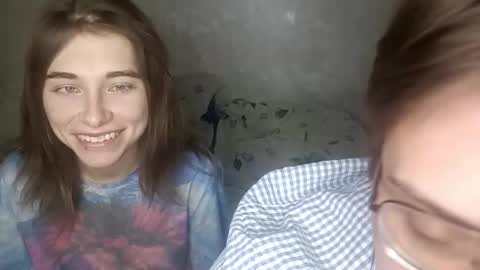 Ashley and Alex online show from December 2025 04:23:01 PM