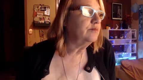 MissKittyFox online show from December 2024 06:15:02 AM