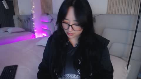 Miss Loise online show from December 2025 04:52:01 AM