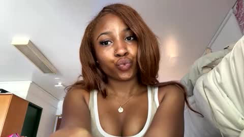 missmarimac online show from February 2026 05:31:01 PM