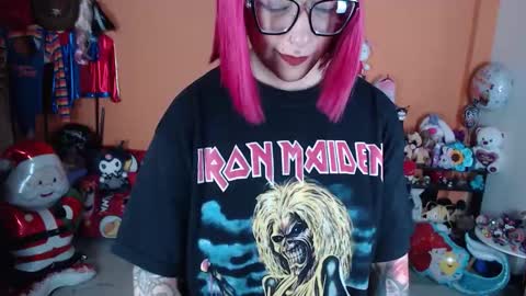 Miss Mia online show from December 2025 09:41:02 PM