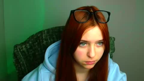 Mia online show from February 2026 12:33:01 PM