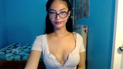 Snapshot of missminervaa chatting on May 2026 04:48:02 PM missminervaa online show from May 2026 04:48:02 PM