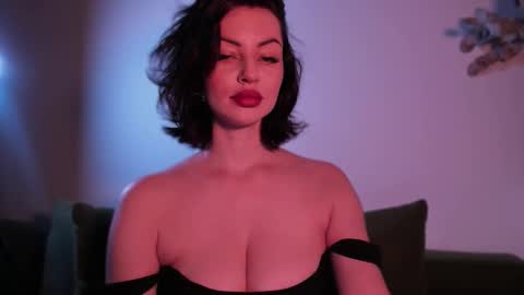   online show from October 2025 09:43:02 AM