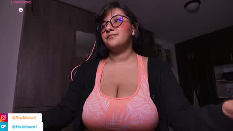 Snapshot of missmoonn chatting on September 2025 02:49:01 AM MissMoon online show from September 2025 02:49:01 AM