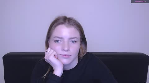 Snapshot of missoliviaa_ chatting on December 2024 02:05:02 PM Olivia online show from December 2024 02:05:02 PM