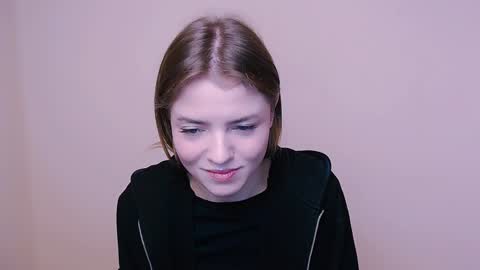 Snapshot of missoliviaa_ chatting on January 2025 12:38:02 PM Olivia online show from January 2025 12:38:02 PM