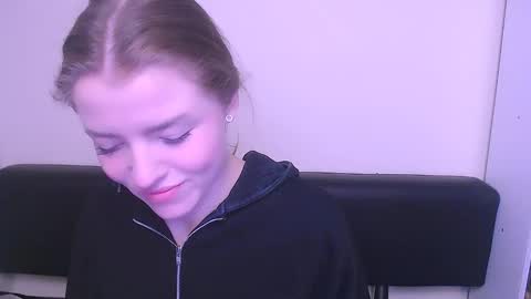 Snapshot of missoliviaa_ chatting on February 2025 07:51:02 AM Olivia online show from February 2025 07:51:02 AM