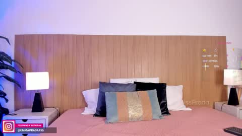 Emma Prada online show from October 2025 12:01:02 PM