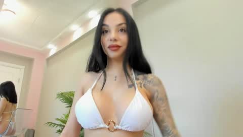 Sienna online show from April 2026 06:02:02 AM